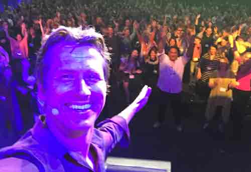 Per-Bristow-Live-Sydney-Selfie